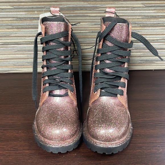 SPLASH boots for the little princess! Perfect for fall/spring - Picture 2 of 6